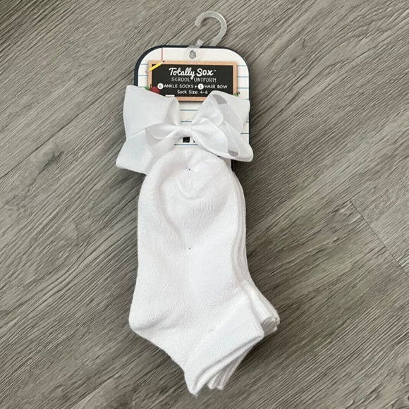 3 For $15 Totally Sox Girl's White School Uniform Ankle Socks and Hair Bow Sock - Picture 1 of 5